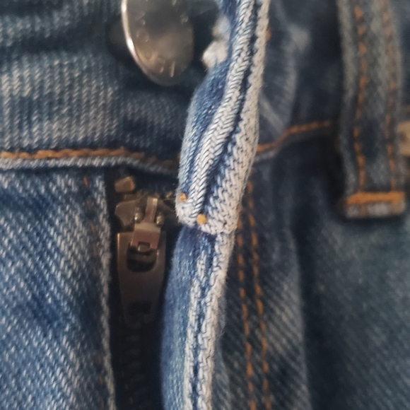 PS Erin Wasson Embroidered Back Pocket Distressed Short Shorts - Picture 8 of 10